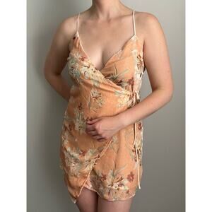 NWT Forever 21 Contemporary Pink Floral Wrap Short Mini Dress Size Small